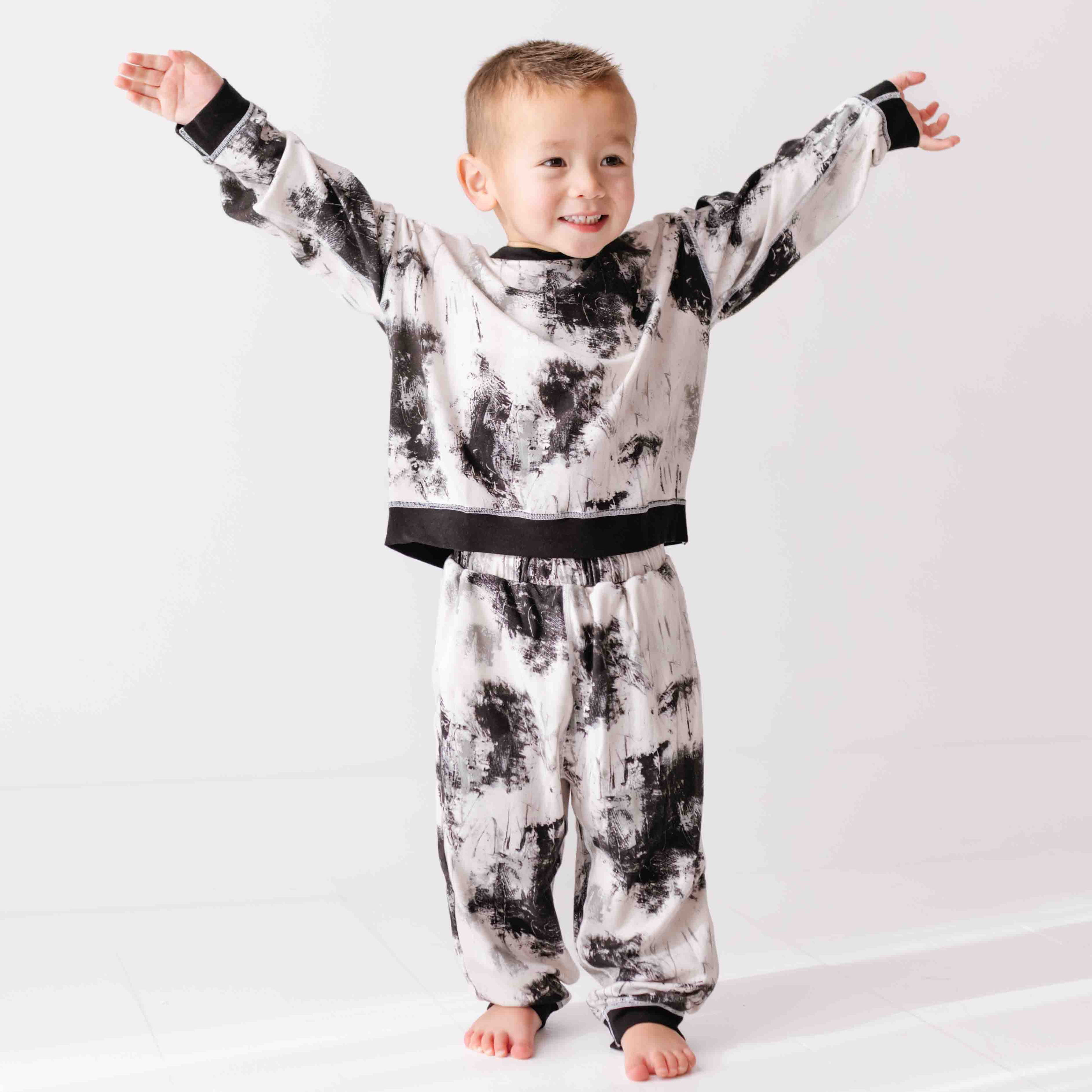 Caden and Crew Black Art Calm Cloud Set