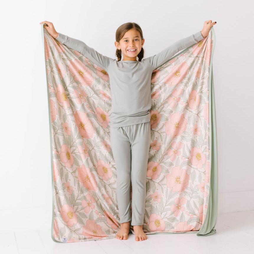 Petal Me Pink Luxe Plush Nuzzle Blanket