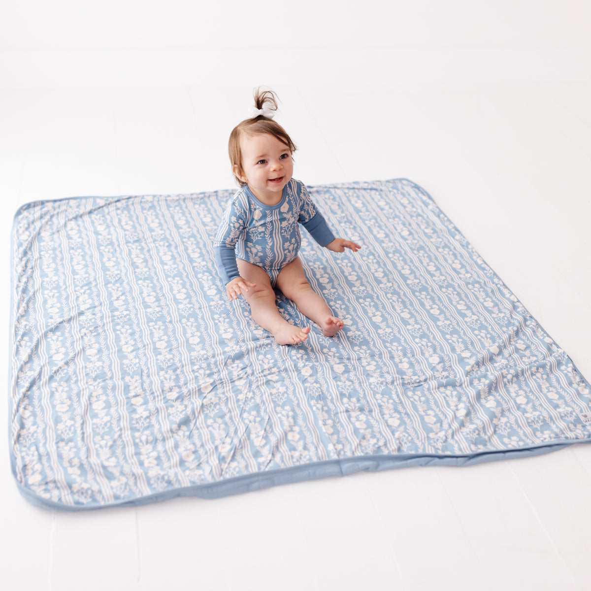 Whimsy Blue Luxe Plush Nuzzle Blanket