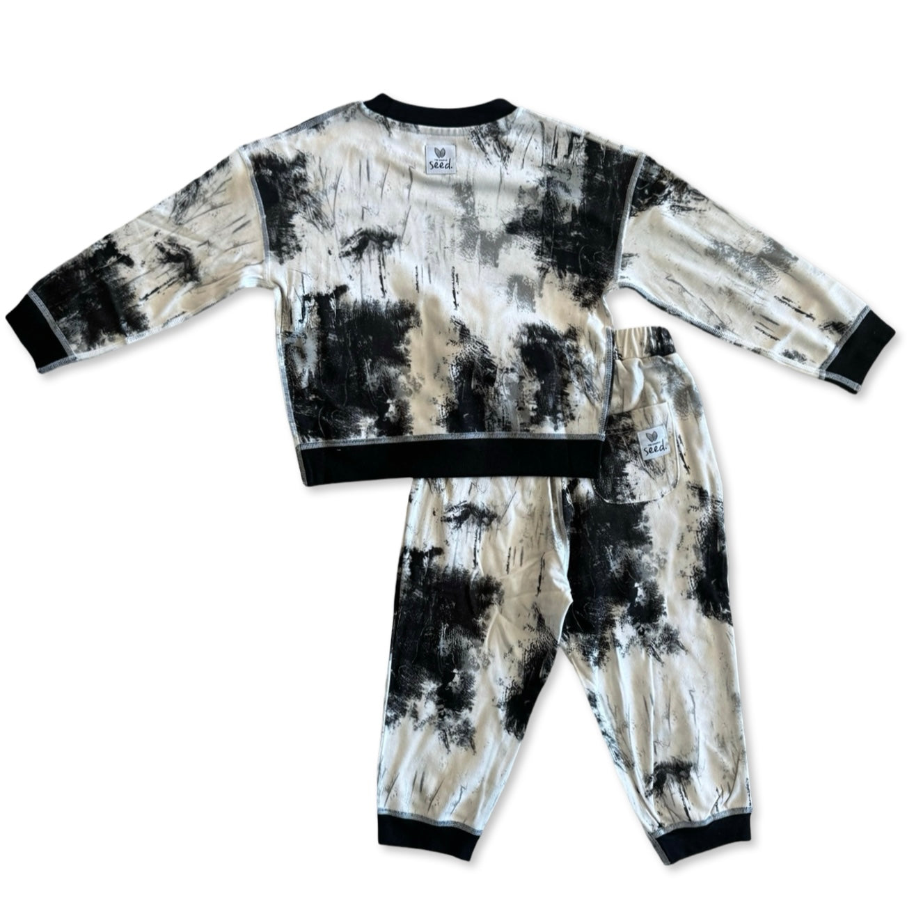 Caden and Crew Black Art Calm Cloud Set