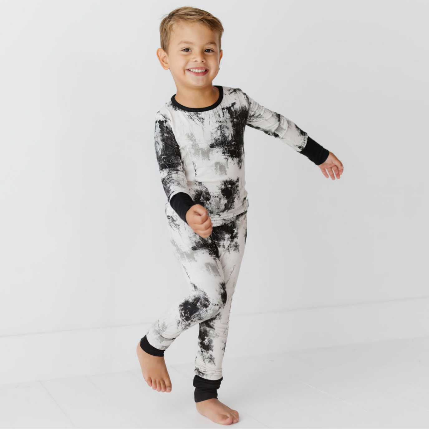 Caden & Crew Black Art All Wrapped Up Two-Piece Set
