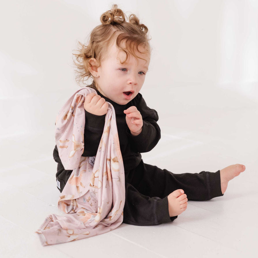 Dainty Dancers Nuzzle Lovey