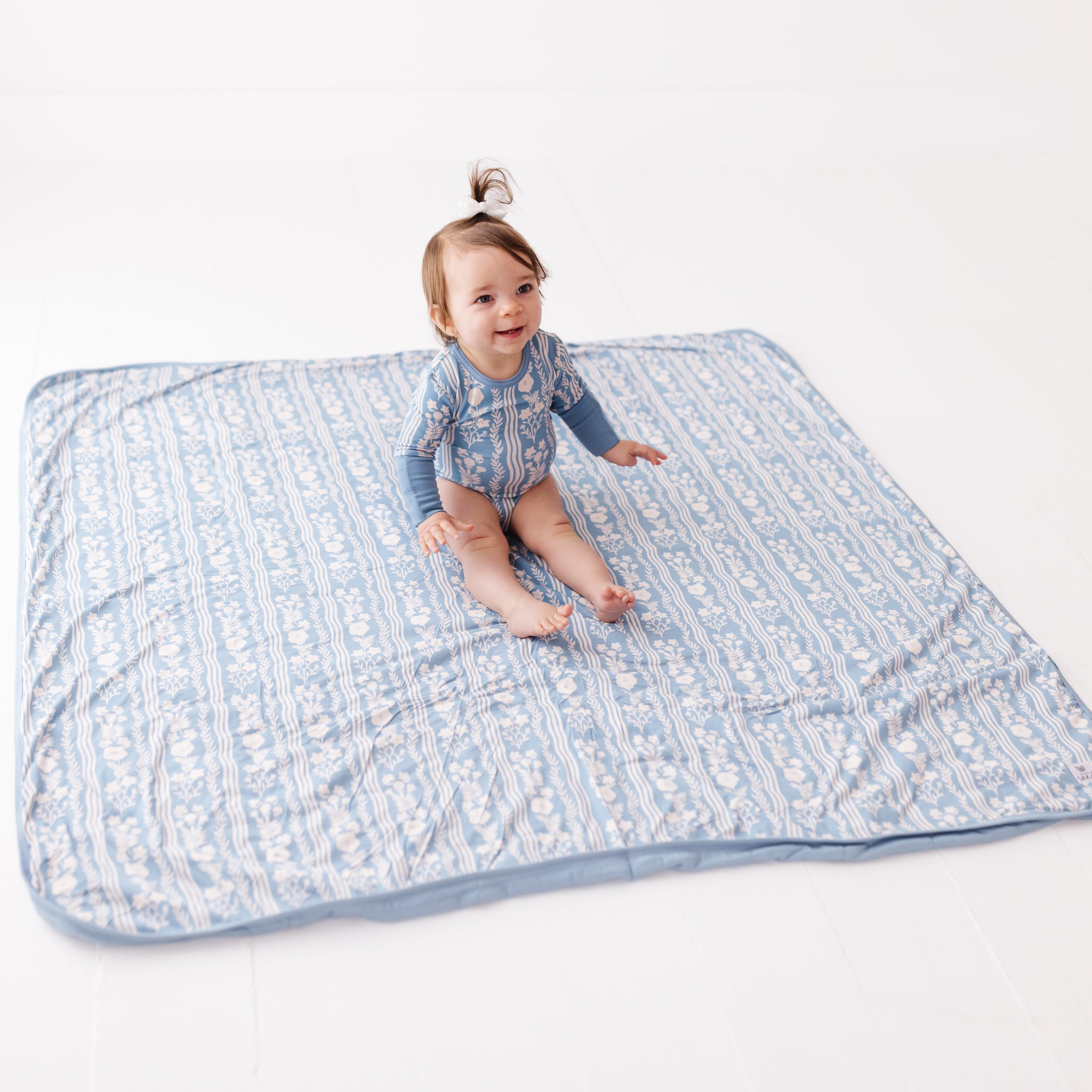 Whimsy Blue Luxe Plush Nuzzle Blanket